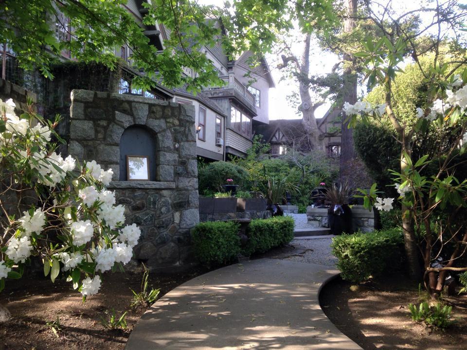 English Inn Esquimalt Exterior foto